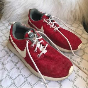 Red nike roshies